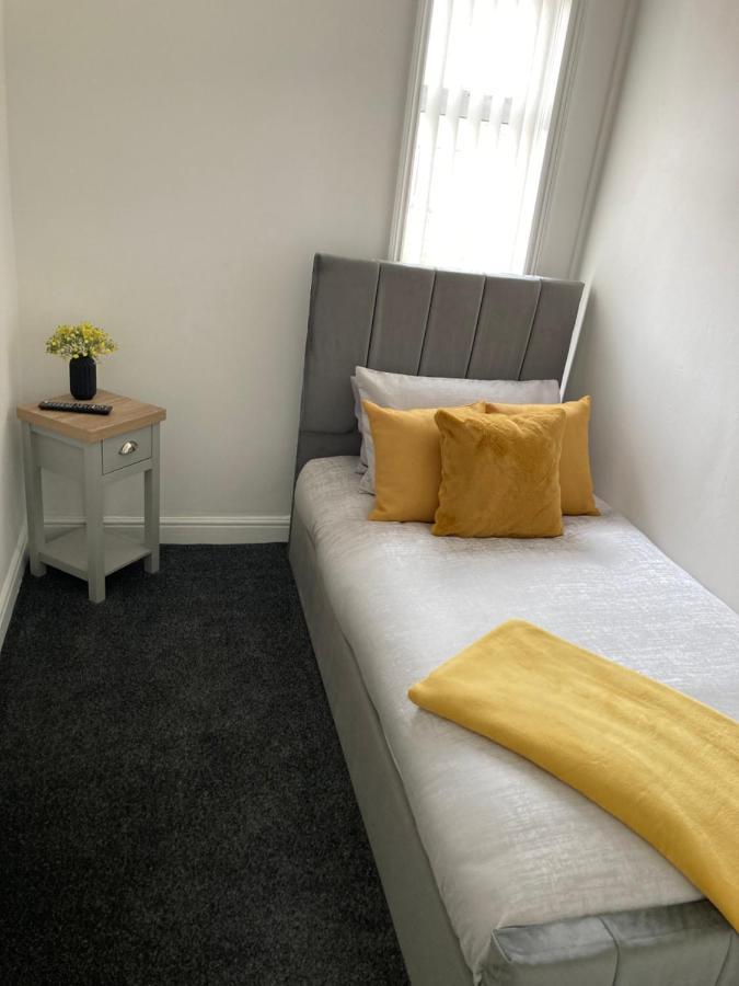 Cheshire Home Stays Crewe Exteriér fotografie